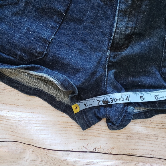 Zanadi Button Embellished Shorty Short Jean Shorts - Picture 7 of 9